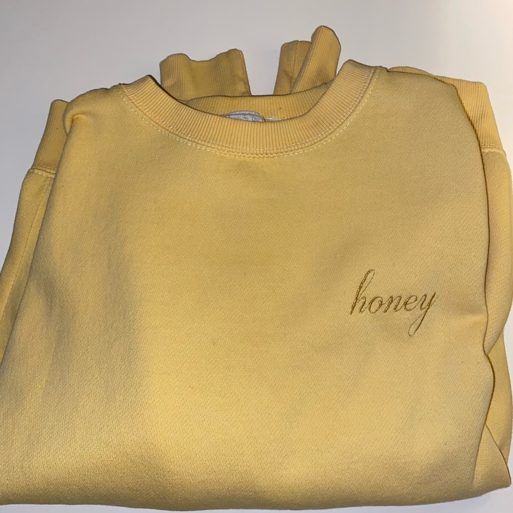 brandy melville honey sweatshirt size small